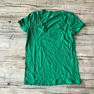 NWOT J. Crew Vintage Cotton V-Neck T-Shirt in Green, Size M.